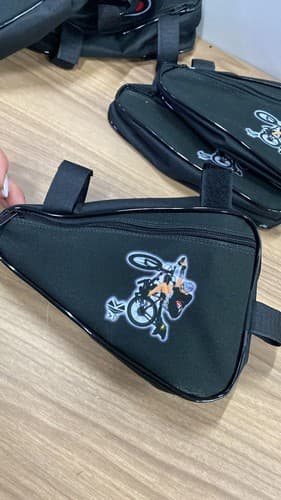 BOLSA TRIANGULO CICLISTA SEM CAMISA