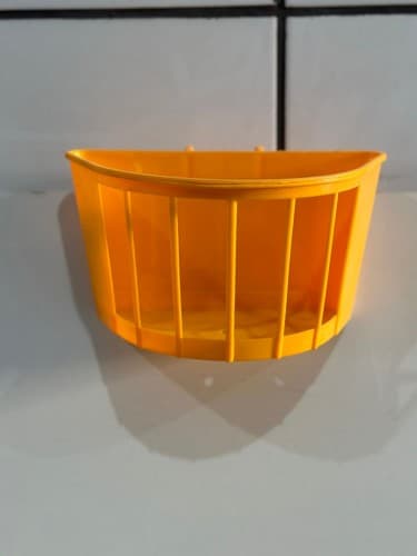 CESTA 16 PLASTICO AMARELA  AMR