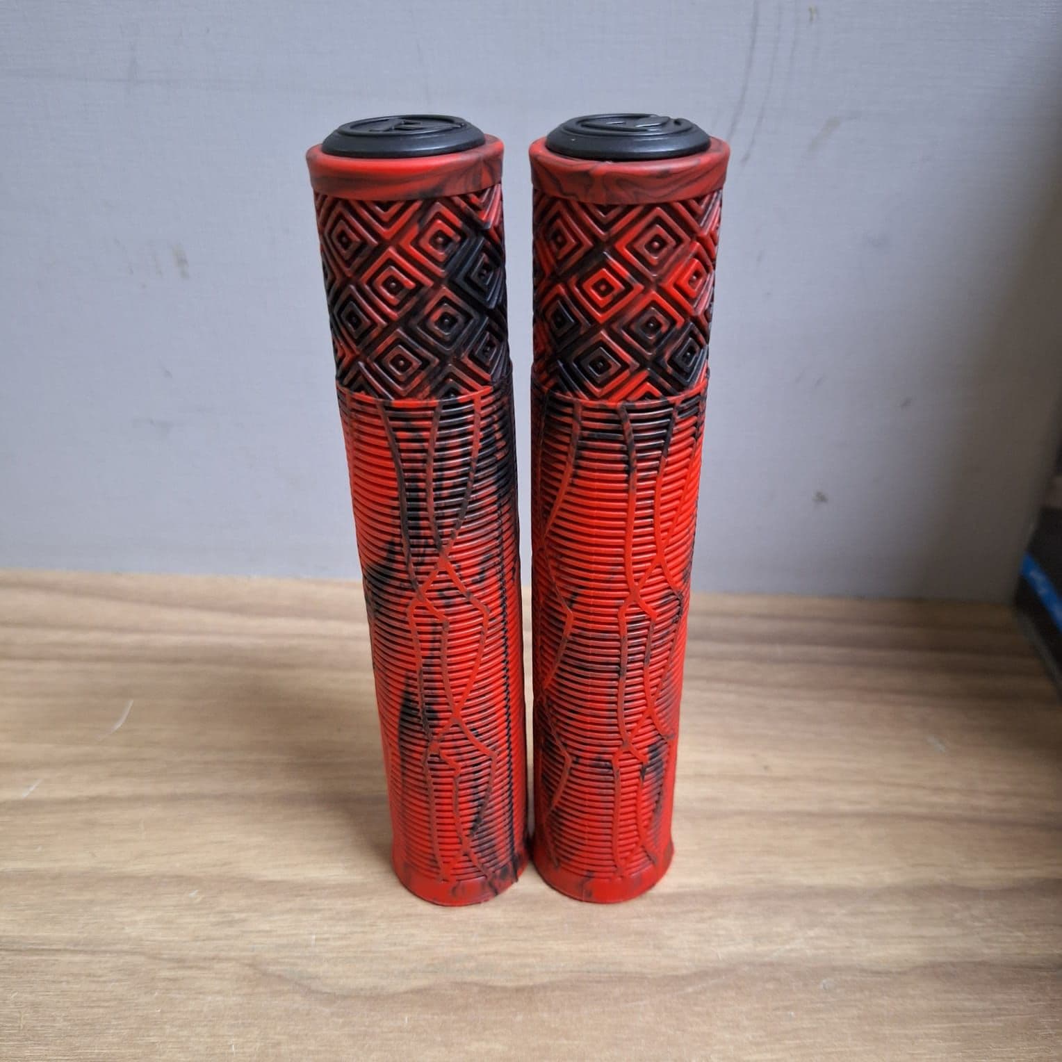 MANOPLA ABSOLUT BMX3.VERMELHA/PRETA