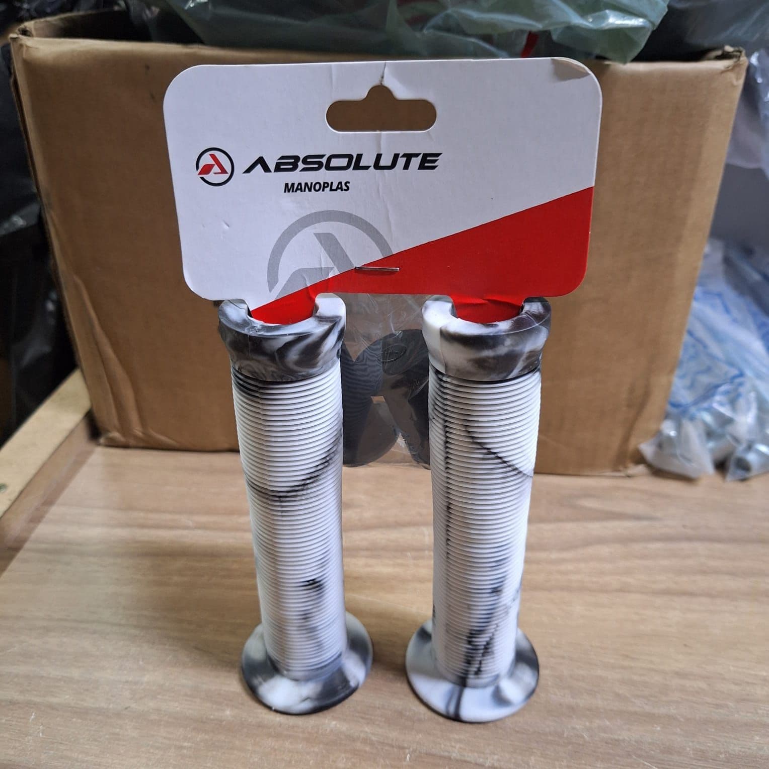 MANOPLA ABSOLUTE BMX2 BRANCO/PTO
