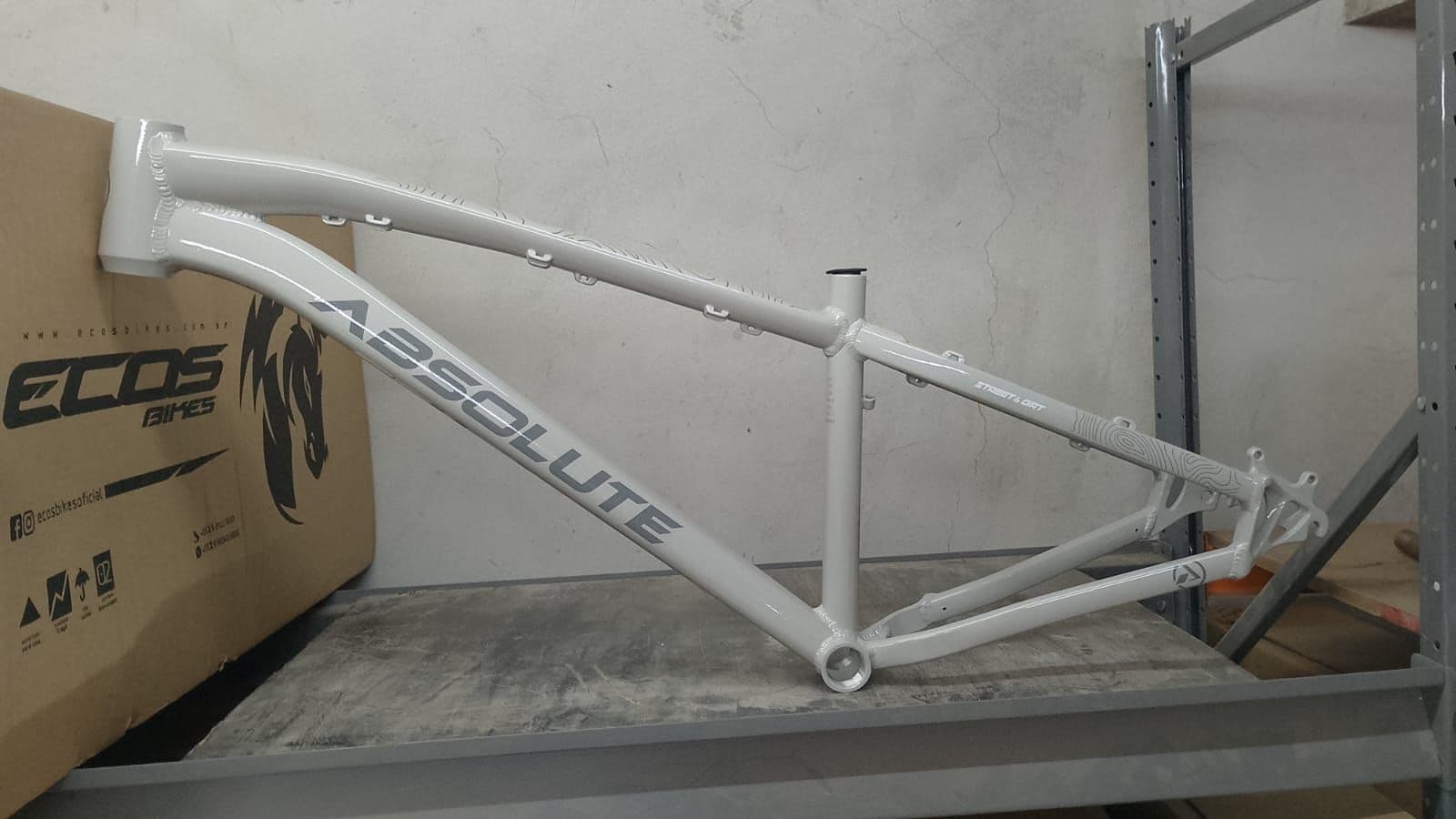 QUADRO 26 BRUTOS CINZ/BCO ABSOLUTE
