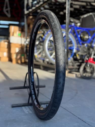 PNEU 29X2.00 SLICK VEE RUBBER (PHANTOM STREET)