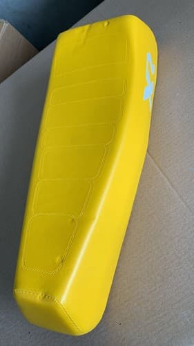 BANCO MOBILETE AMARELO CALOI XR