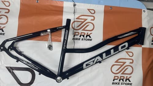 QUADRO 29 T17 FEM GALLO AZ M/ADS BCO