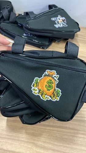 BOLSA TRIANGULO SIFRÃO SACO DINHEIRO